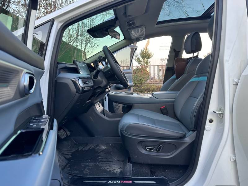 Used AION Y 2023 Plus 510 Smart Edition — 33
