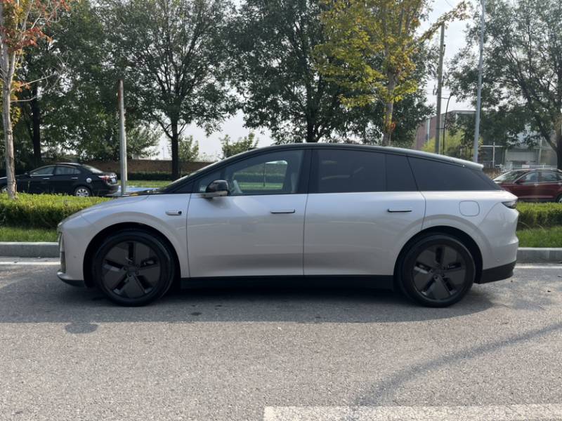 Used Li Auto i6 2025 Model Two-Wheel-Drive Standard Type — 16