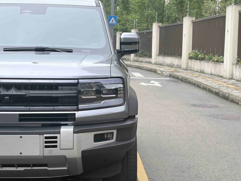 Used Formula Leopard 5 2023 Navigator Edition — 24
