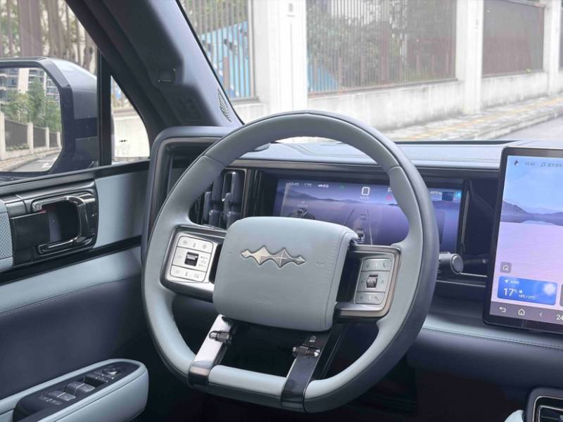 Used Formula Leopard 5 2023 Navigator Edition — 10