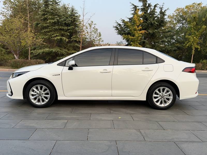 Used Toyota Corolla 2021 Dual-Motor 1.8L E-CVT Elite Edition — 29