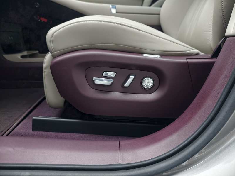 Used Xiaomi Auto YU7 2025 Ultra-Long Range High-Performance All-Wheel-Drive Max Edition — 37