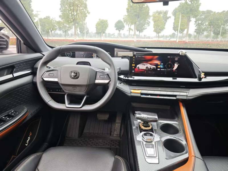 Used CHANGAN UNI-V 2022 1.5T Prestige Version — 30