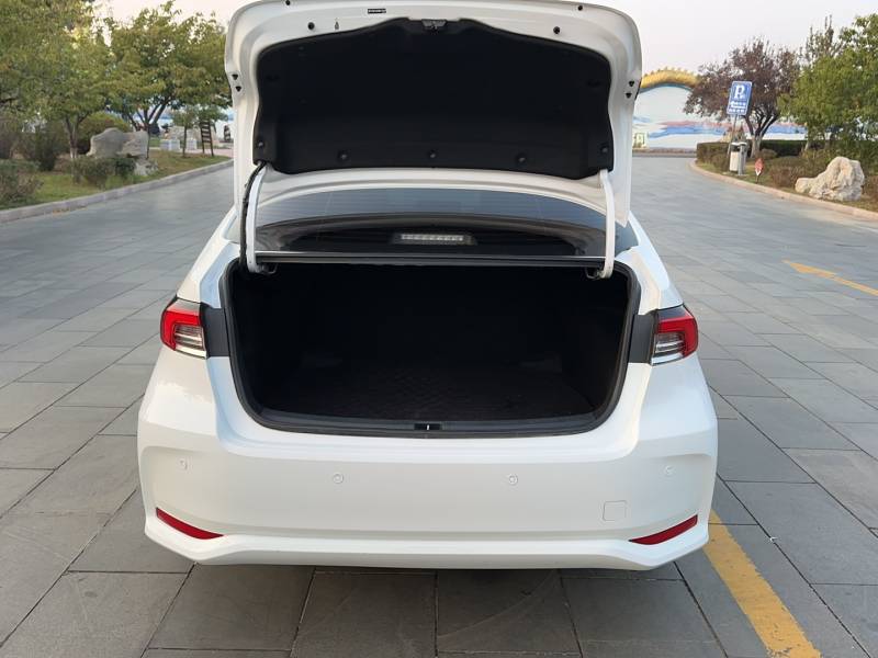 Used Toyota Corolla 2021 Dual-Motor 1.8L E-CVT Elite Edition — 18
