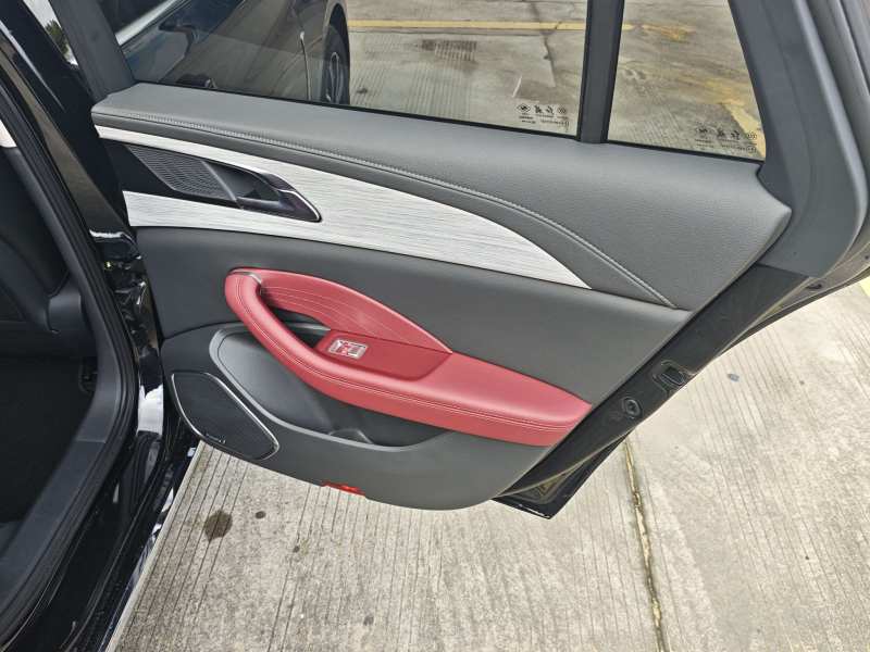Used Hongqi H5 PHEV 2025 170 Super Hybrid Version — 39