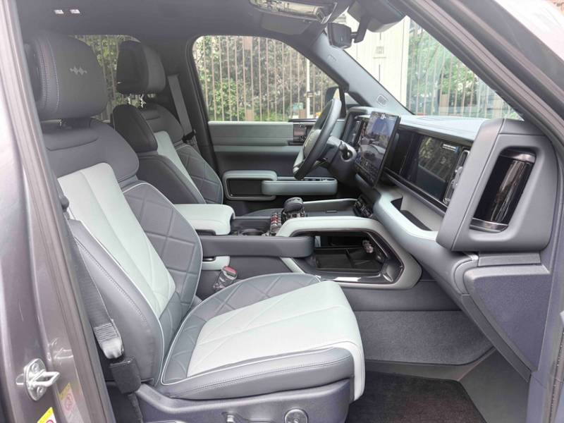Used Formula Leopard 5 2023 Navigator Edition — 25