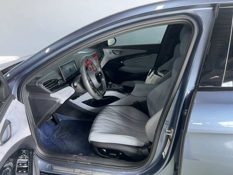 Used BYD Seal 2022 700 km Long-Range Rear-Wheel-Drive Version — 10