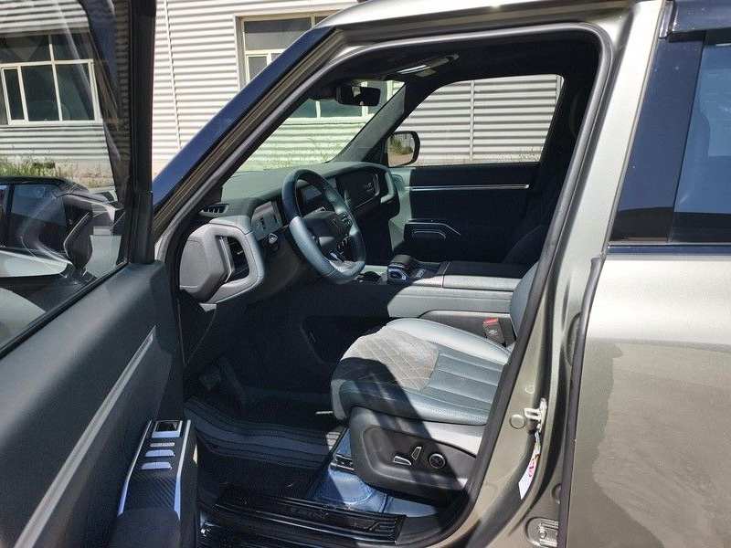 Used Deepal G318 2024 Four-Wheel-Drive Air Suspension Model — 13