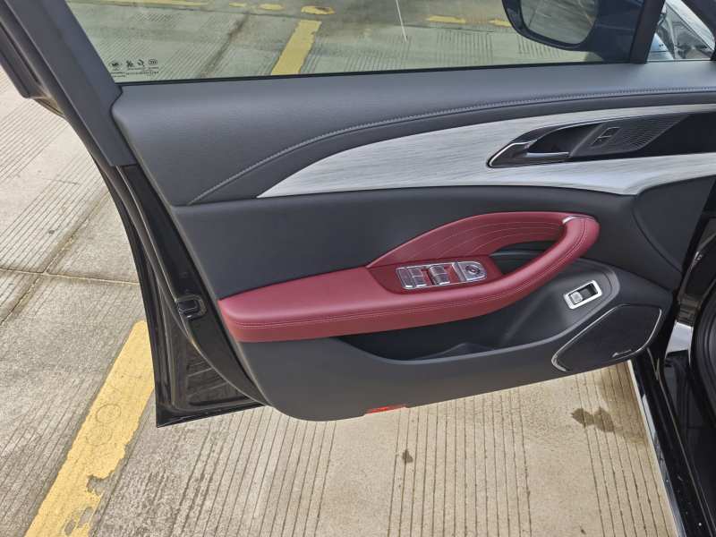 Used Hongqi H5 PHEV 2025 170 Super Hybrid Version — 44