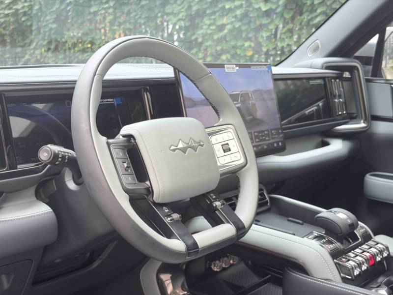 Used Formula Leopard 5 2023 Navigator Edition — 43