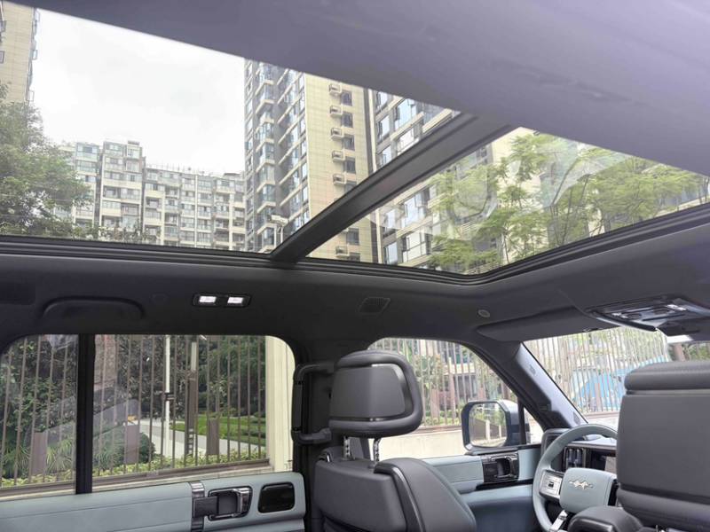 Used Formula Leopard 5 2023 Navigator Edition — 18