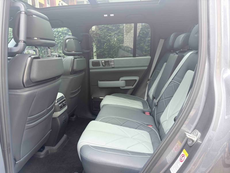 Used Formula Leopard 5 2023 Navigator Edition — 36