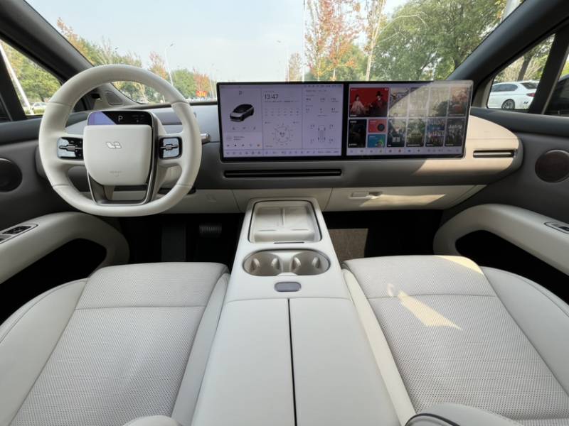 Used Li Auto i6 2025 Model Two-Wheel-Drive Standard Type — 3