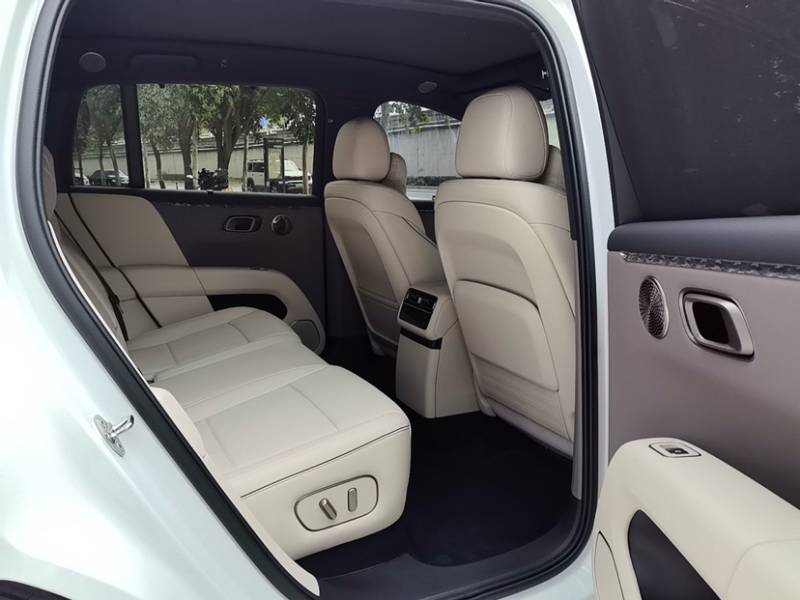 Used Li Auto i6 2025 Model Four-Wheel-Drive Standard Type — 16