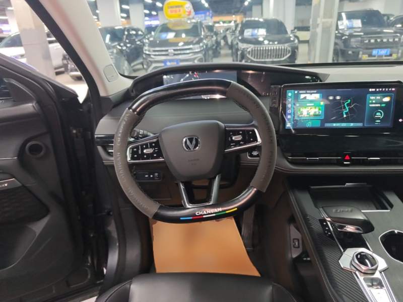 Used CHANGAN UNI-K 2023 2.0T Two-Wheel Drive YueShang Trim — 10
