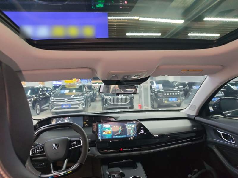 Used CHANGAN UNI-K 2023 2.0T Two-Wheel Drive YueShang Trim — 17