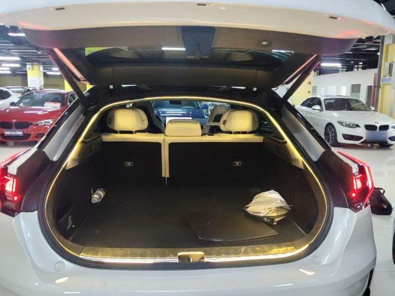 Used Zeekr 001 2023 WE Edition 86 kWh — 18