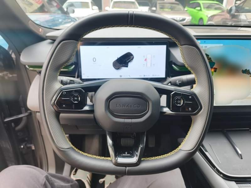 Used Lynk & Co 08 EM-P 2025 120km Long-Range Pro — 10