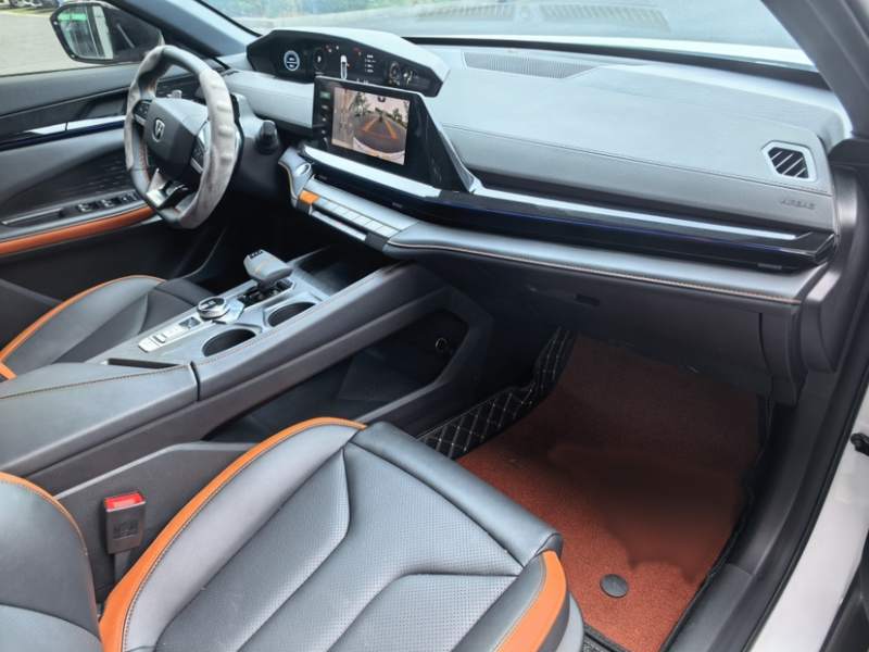 Used CHANGAN UNI-V 2024 1.5T High-Energy Version — 25