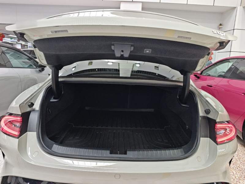 Used Xiaomi Auto SU7 2024 Rear-Drive Ultra-Long Range Advanced Pro-Level Intelligent Driving Version — 18