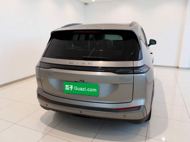 Used AION Y 2023 Y Business Edition — 5