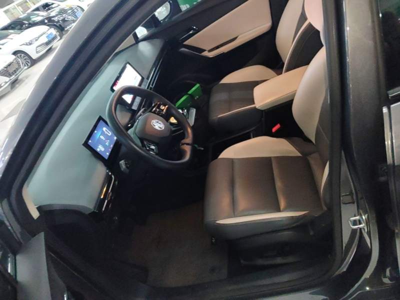 Used MG 4 EV 2022 520 km Flagship Edition — 14