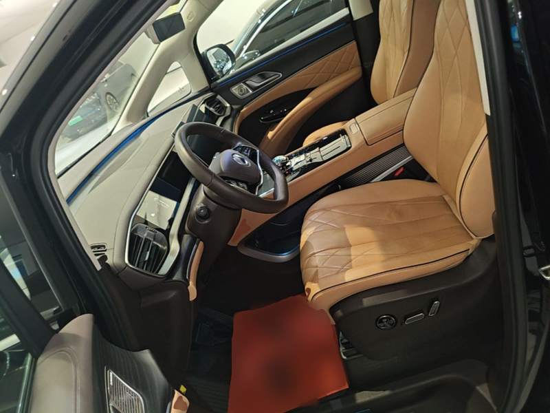 Used Denza D9 2024 DM-i 980 Four-Wheel Drive Prestige Model – Executive — 14