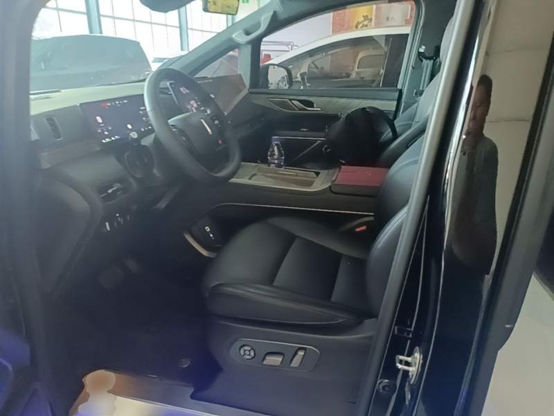 Used Wey Gaoshan 2025 Four-Wheel Drive Alpine 8 — 14