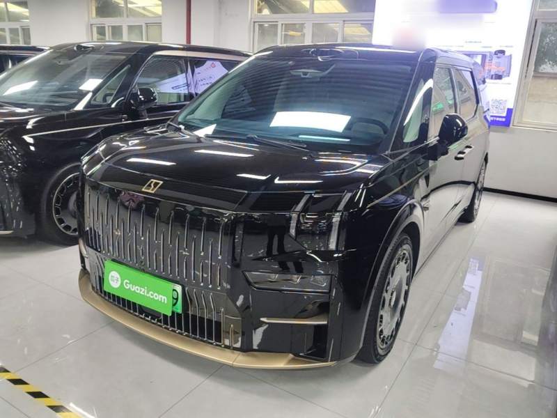 Used Zeekr 009 2024 GAC Trumpchi Heritage Edition — 1