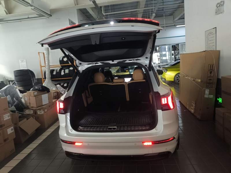 Used Lynk & Co 09 EM-P 2023 2.0TD EM-P Long-Range Version PM 7-Seater — 18
