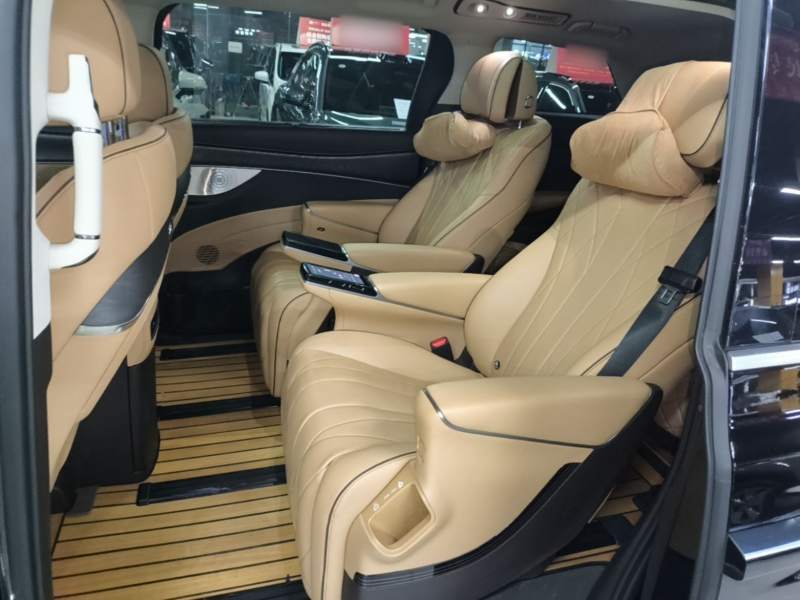 Used Denza D9 2024 DM-i 1050 Luxury Model — 16