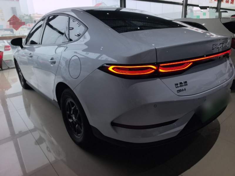 Used BYD Qin PLUS 2025 DM-i Smart Drive 55KM Leading Model — 4