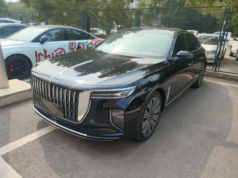 Used Hongqi H9 2025 Model Facelifted 2.0T Two-Wheel Drive Flag-Style Luxury Business Edition, 5 Seats – Chinese Trim Xiang — 1
