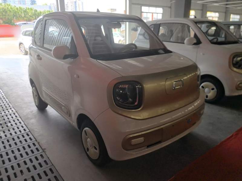 Used Bestune Pony 2026 222km Colorful Horse — 3