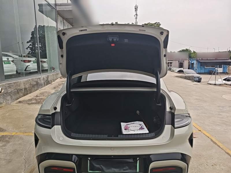 Used Xiaomi Auto SU7 2024 Rear-Drive Long-Range Intelligent Driving Version — 18