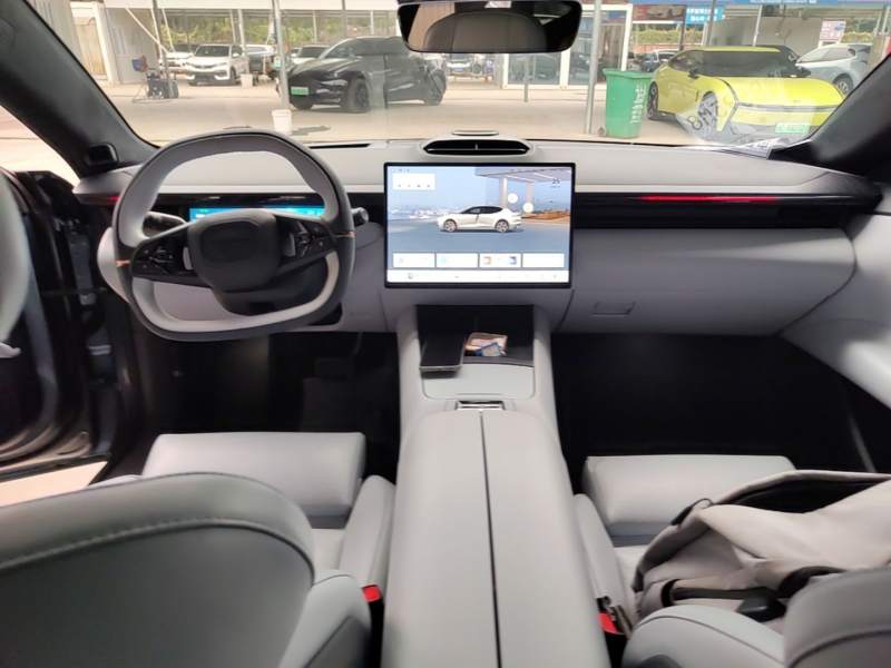 Used Lynk & Co Z10 2025 95 kWh 702 km All-Wheel Drive Intelligent Driving Ultra — 9