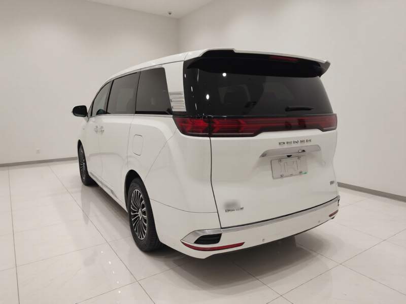 Used Denza D9 2022 DM-i 970 Four-Wheel Drive Prestige Model — 4