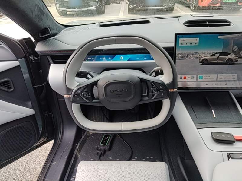 Used Lynk & Co Z10 2025 95 kWh 702 km All-Wheel Drive Intelligent Driving Ultra — 10