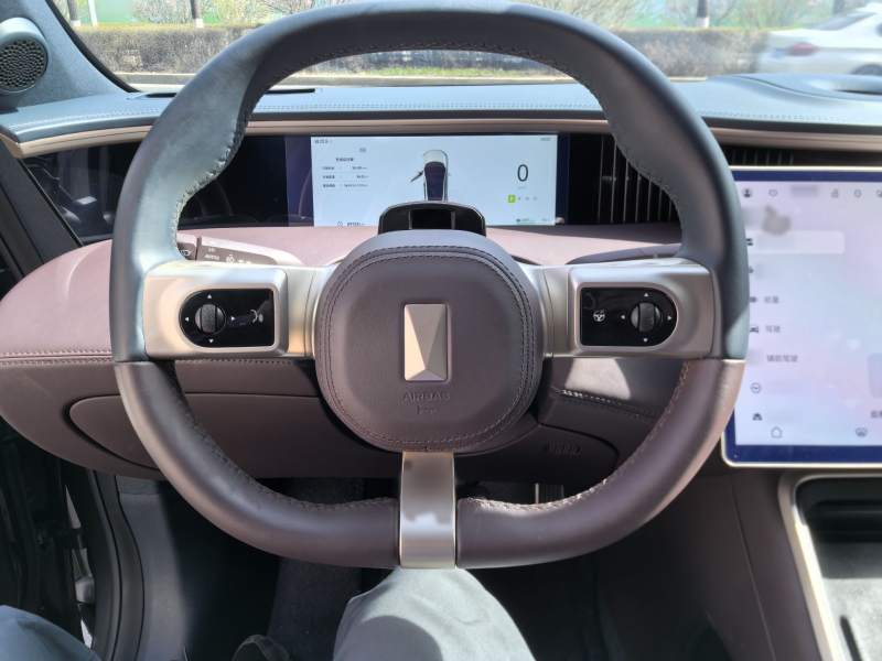 Used Avatr 11 2022 Ultra-Long Range Dual-Motor Luxury Edition 5 Seats — 2