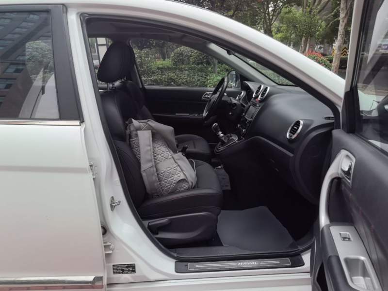 Used Haval H6 2015 Upgraded Model 1.5T Manual Two-Wheel Drive Elite Version — 24