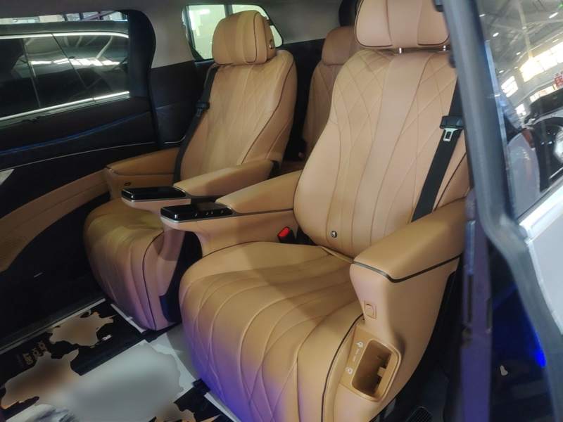 Used Denza D9 2024 DM-i 980 Four-Wheel Drive Prestige Model – Premium — 16