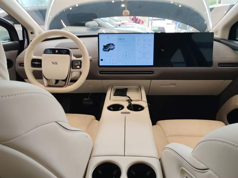 Used Li Auto i8 2025 Model Standard Version — 9