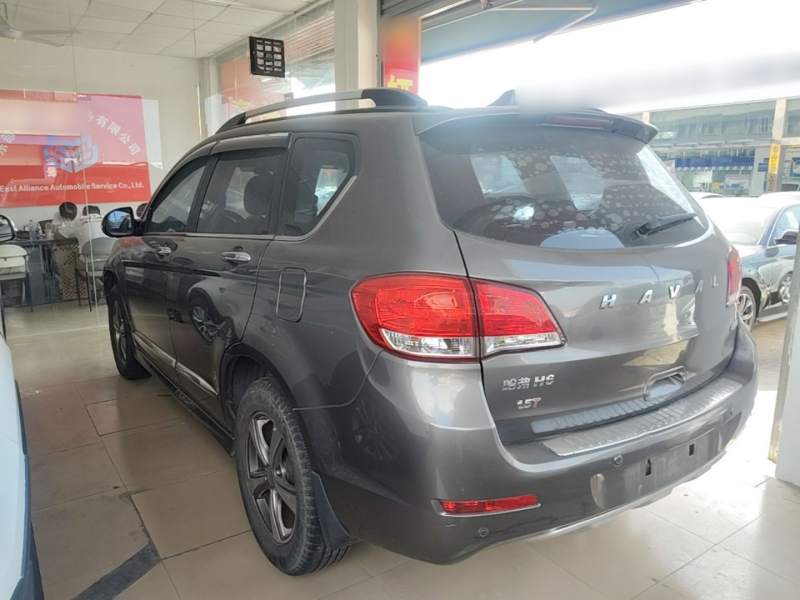 Used Haval H6 2015 Upgraded Model 1.5T Manual Two-Wheel Drive Elite Version — 4