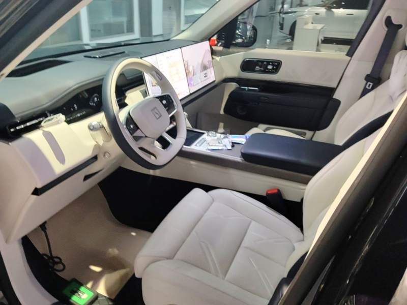 Used Zeekr 9X 2025 Hyper Edition 70kWh — 14