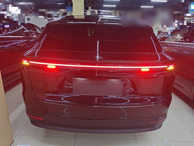 Used Li Auto i6 2025 Model Four-Wheel-Drive Standard Type — 5