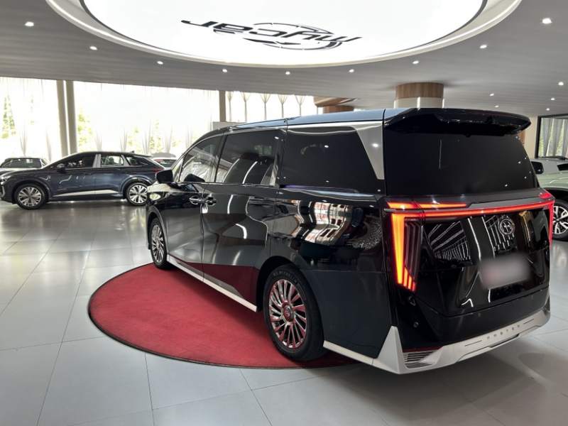 Used GAC Trumpchi M8 2023 Zongshi Series Dual-Motor YuZun Edition — 30