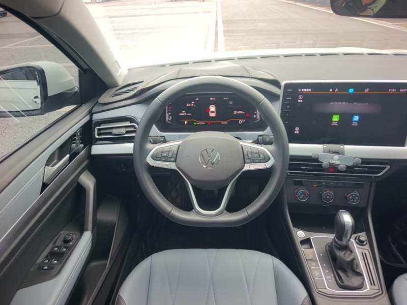 Used Volkswagen Lavida 2023 1.5L Automatic 5 Million Edition — 10