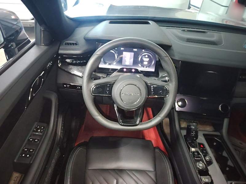 Used Lynk & Co 09 2021 2.0T Halo Six-Seater — 10
