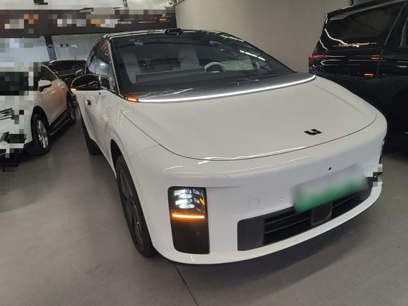 Used Li Auto i6 2025 Model Two-Wheel-Drive Standard Type — 3