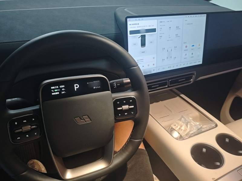 Used Li Auto MEGA 2025 Ultra Smart Refreshed Edition — 9
